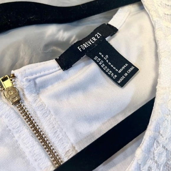 FOREVER 21 WHite Lace Dress Sz S euc - Picture 3 of 3